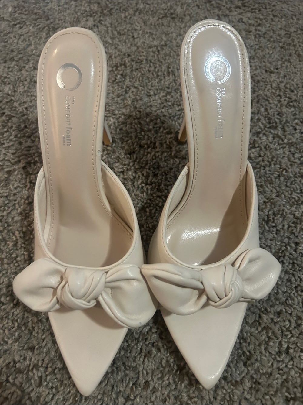 Women's Ivory Knot-Detail Pointed Mule